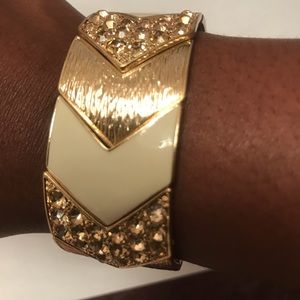 White and gold chevron styled bracelet